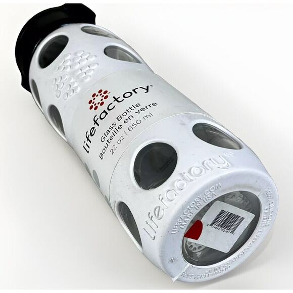 LIFEFACTORY 22 oz Glass Water Bottle With Silicone Sleeve Screw Top - WHITE - Picture 4 of 5